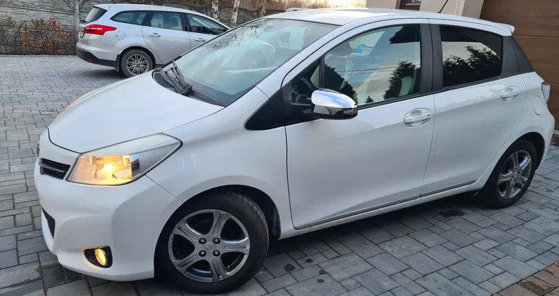 toyota yaris świętokrzyskie Toyota Yaris cena 36900 przebieg: 89600, rok produkcji 2017 z Kielce